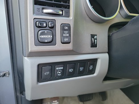 Used 2010 Toyota Sequoia Platinum image 35