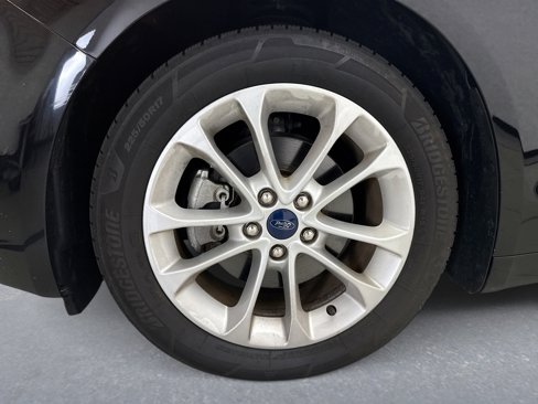 Used 2020 Ford Fusion SE image 10