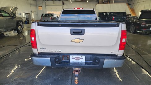Used 2008 Chevrolet Silverado 1500 LT w/ Suspension Package, Off-Road image 5