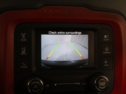 Used 2017 Jeep Renegade Latitude w/ Cold Weather Group image 13