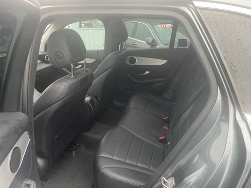 Used 2019 Mercedes-Benz GLC 300 4MATIC image 17