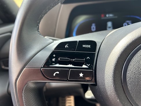 Certified 2025 Hyundai Elantra Sport image 31