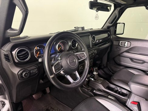 Used 2020 Jeep Wrangler Unlimited Sahara image 4