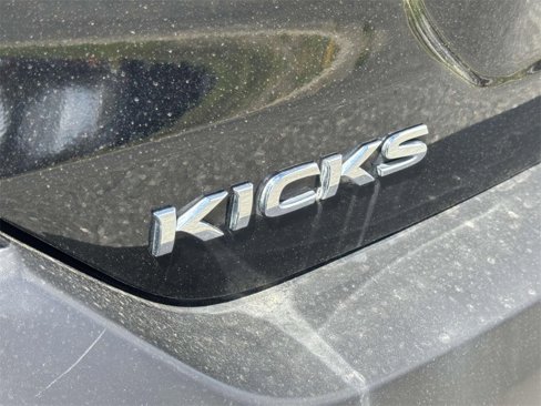 Used 2019 Nissan Kicks S image 8