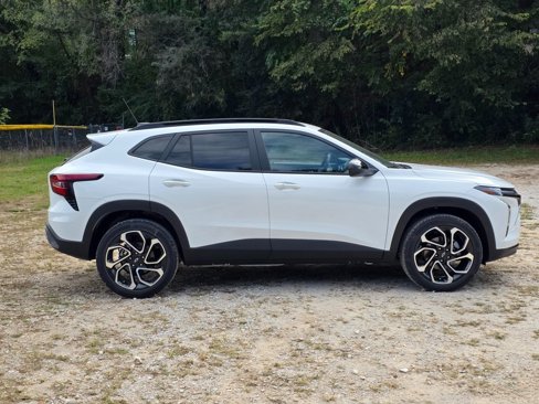 New 2025 Chevrolet Trax RS image 3