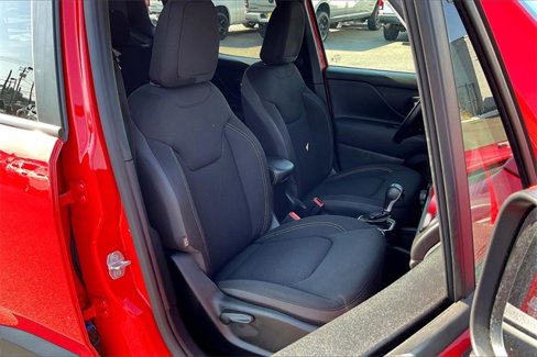 Used 2022 Jeep Renegade Latitude w/ Convenience Group image 8