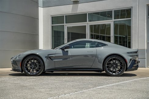 New 2025 Aston Martin V8 Vantage Coupe image 17