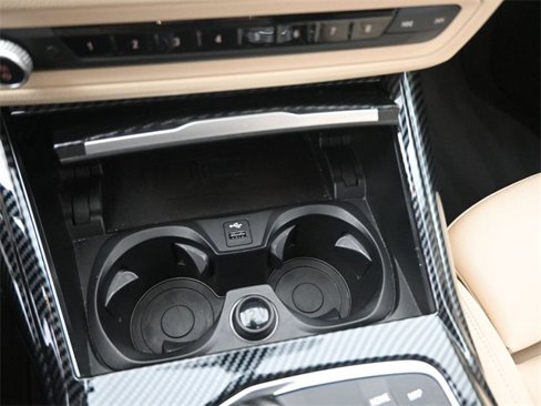Used 2021 BMW 330i Sedan w/ Premium Package image 9