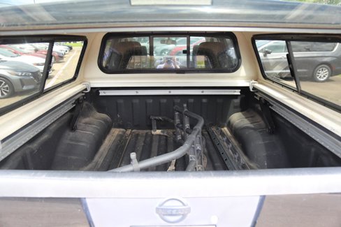 Used 2020 Nissan Frontier SV w/ Midnight Edition Floor Mats image 15