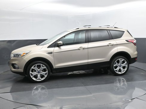 Used 2017 Ford Escape Titanium image 2