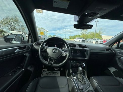 Used 2020 Volkswagen Tiguan SEL Premium R-Line image 17