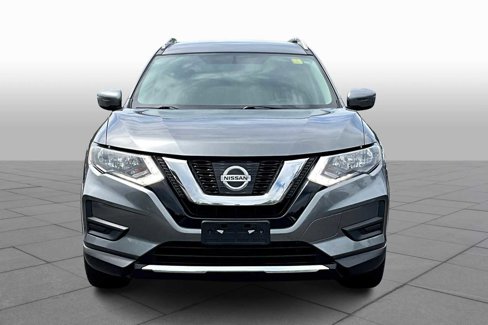 Used 2017 Nissan Rogue SV image 3