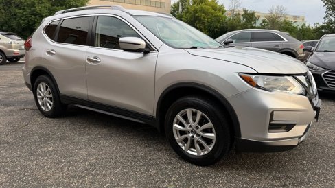 Used 2018 Nissan Rogue SV image 7