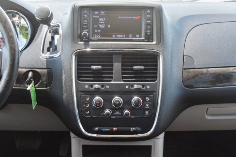Used 2018 Dodge Grand Caravan SE image 21