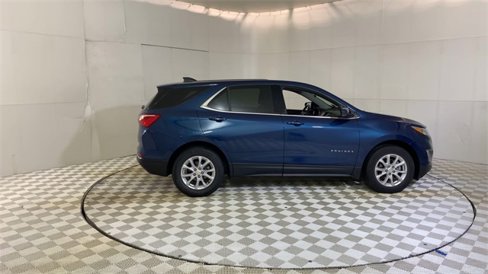 Used 2020 Chevrolet Equinox LT w/ Driver Convenience Package image 9