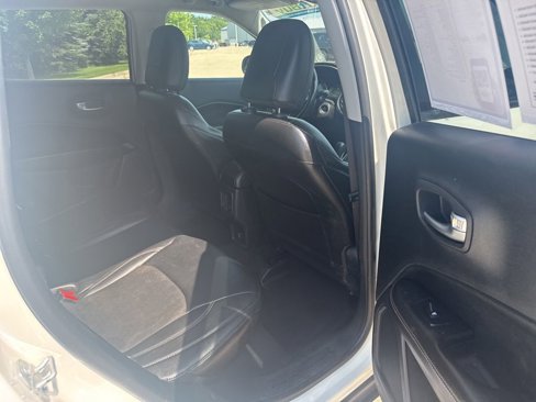 Used 2018 Jeep Compass Latitude image 20