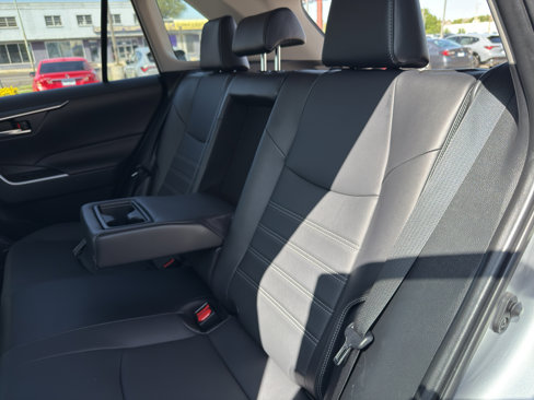 Used 2023 Toyota RAV4 XLE Premium image 25