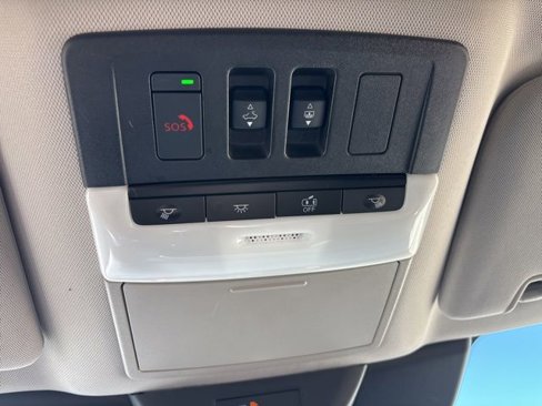 Used 2022 Nissan Pathfinder SV w/ SV Premium Package image 20
