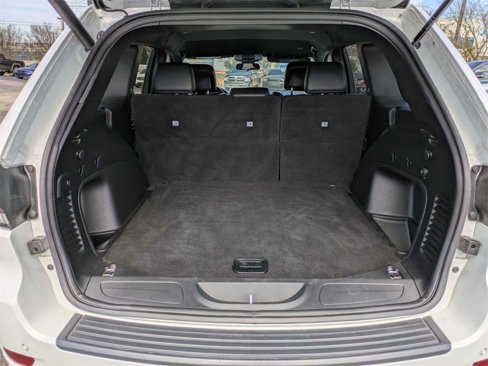 Used 2021 Jeep Grand Cherokee Laredo X image 24