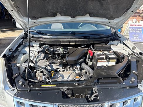 Used 2011 Nissan Rogue SV w/ Premium Pkg image 30