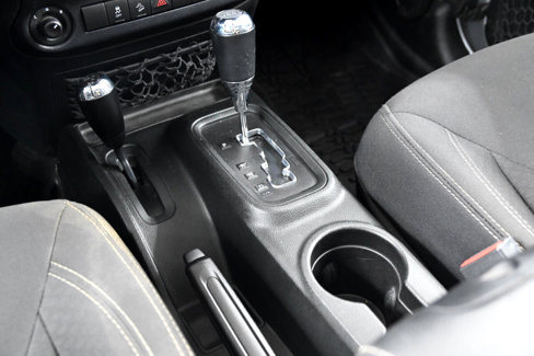 Used 2018 Jeep Wrangler Unlimited Sport image 32