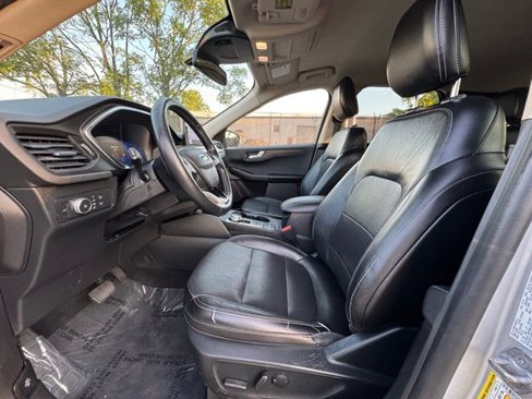 Used 2020 Ford Escape Titanium image 20