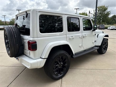 Used 2021 Jeep Wrangler Unlimited Sahara image 5