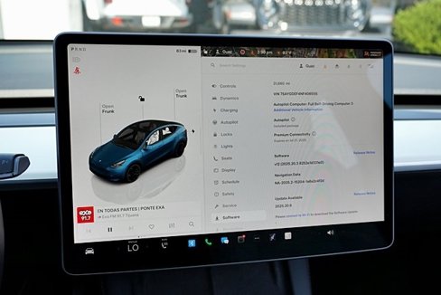 Used 2022 Tesla Model Y Performance image 28