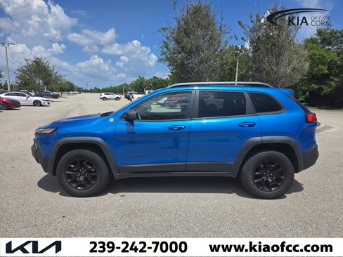 Used 2018 Jeep Cherokee Trailhawk image 5