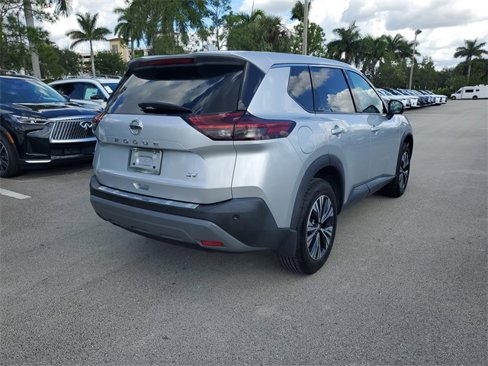 Used 2021 Nissan Rogue SV image 4