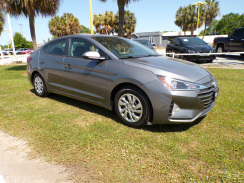 Used 2019 Hyundai Elantra SEL image 2