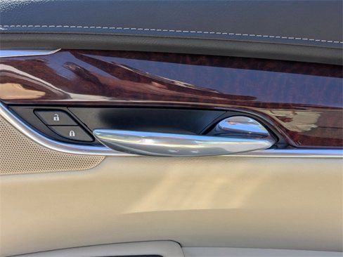 Used 2017 Cadillac XT5 Premium Luxury image 38