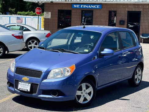 Used 2009 Chevrolet Aveo5 LT w/ Power and Convenience Package image 2