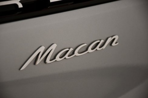 Certified 2023 Porsche Macan image 11