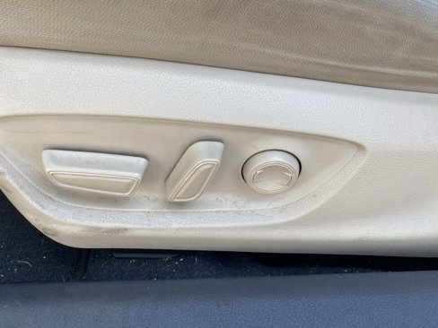 Used 2018 Toyota Camry LE image 12