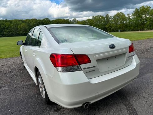 Used 2012 Subaru Legacy 2.5i Premium image 3
