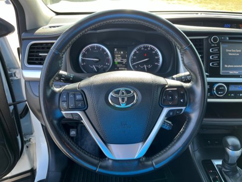 Used 2018 Toyota Highlander XLE image 15