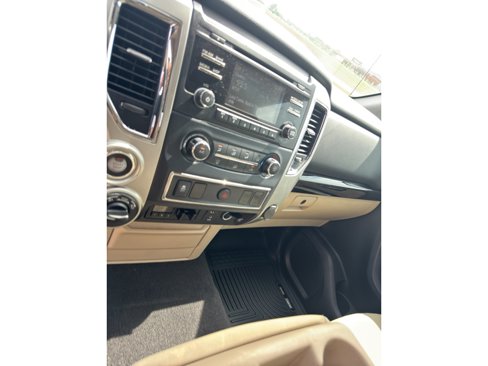 Used 2017 Nissan Titan SV image 26