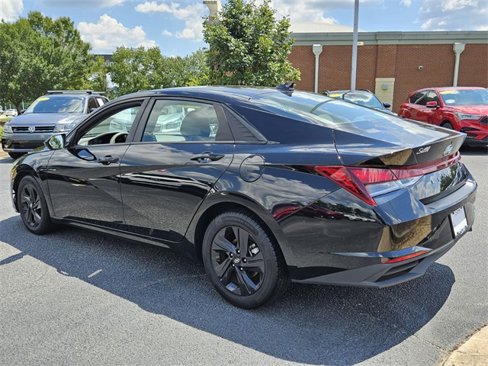 Used 2021 Hyundai Elantra SEL image 9