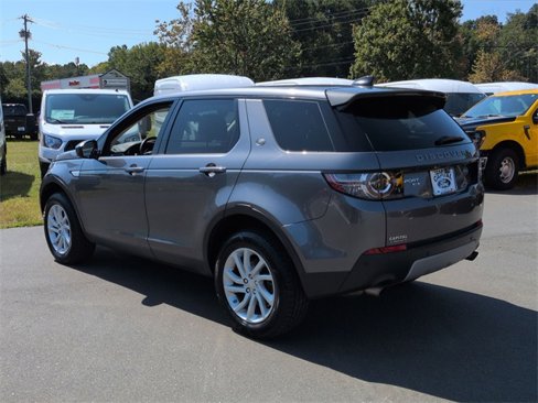 Used 2017 Land Rover Discovery Sport HSE image 11