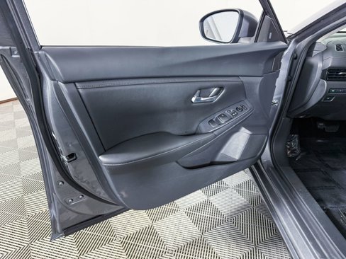 Certified 2023 Nissan Sentra SV image 35