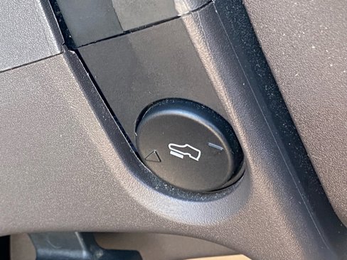 Used 2013 Ford F150 Lariat w/ Lariat Chrome Pkg image 18