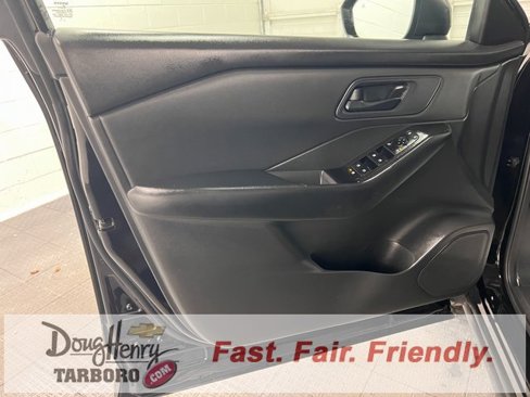 Used 2024 Nissan Rogue S image 27