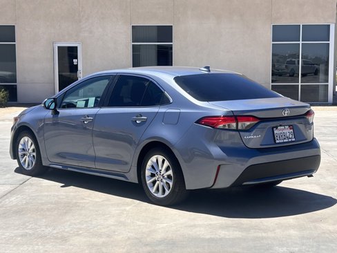 Used 2021 Toyota Corolla XLE w/ Carpet Mat Package (TMS) image 5