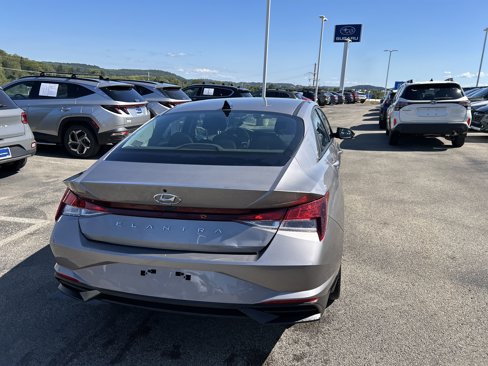 Certified 2023 Hyundai Elantra SEL w/ Convenience Package image 11