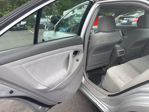 Used 2011 Toyota Camry LE image 14