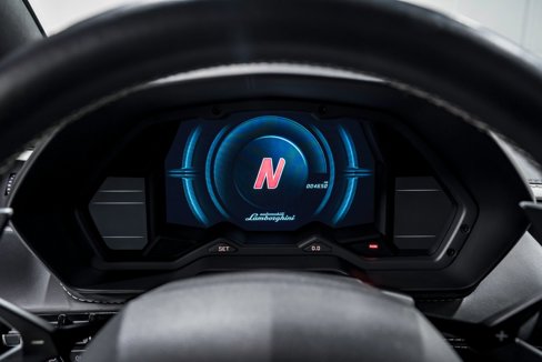 Used 2017 Lamborghini Aventador S image 14