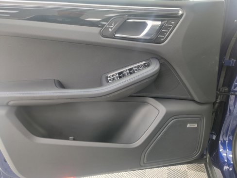 New 2026 Porsche Macan image 15