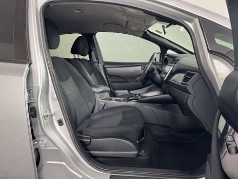 Used 2022 Nissan Leaf SV image 34