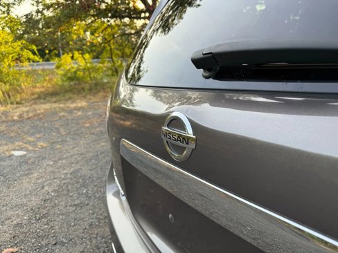 Used 2014 Nissan Pathfinder SV image 12